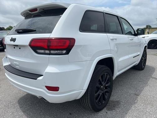 2022 Jeep Grand Cherokee Laredo