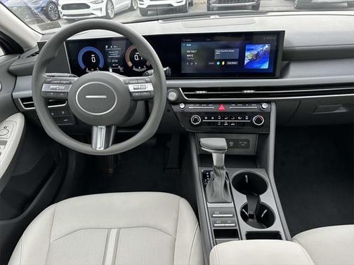 2025 Hyundai SONATA SE