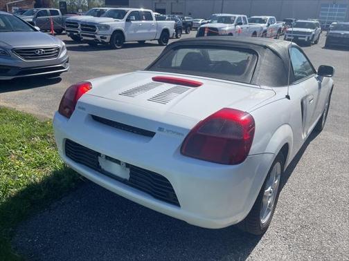2000 Toyota MR2 Base