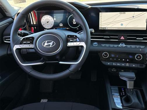 2025 Hyundai ELANTRA SEL
