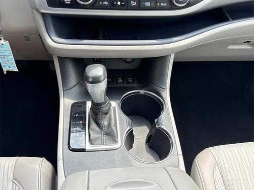 2014 Toyota Highlander LE Plus
