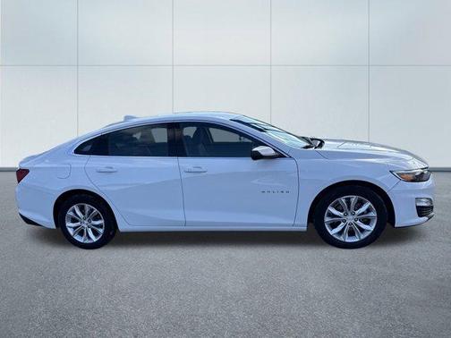 Summit White 2024 Chevrolet Malibu LT