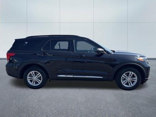Agate Black Metallic 2022 Ford Explorer XLT