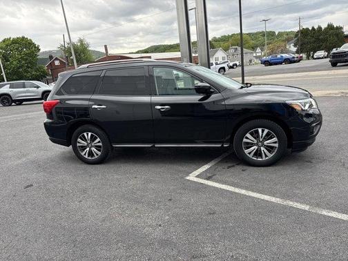 Magnetic Black 2017 Nissan Pathfinder SV