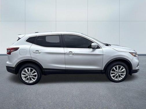 Brilliant Silver Metallic 2021 Nissan Rogue Sport S