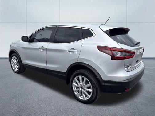 Brilliant Silver Metallic 2021 Nissan Rogue Sport S