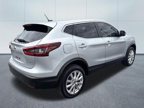 Brilliant Silver Metallic 2021 Nissan Rogue Sport S