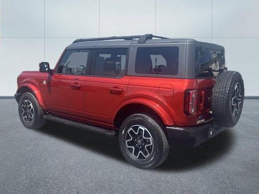 Red 2022 Ford Bronco Outer Banks