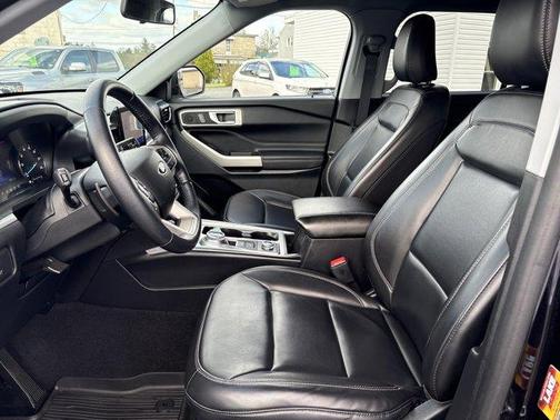 Black 2021 Ford Explorer XLT