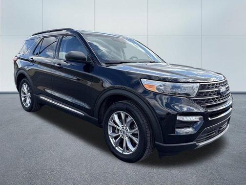Black 2021 Ford Explorer XLT