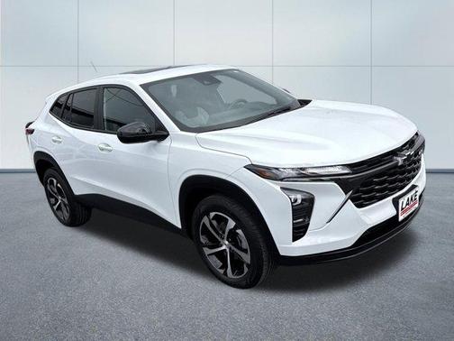 White 2024 Chevrolet Trax 1RS
