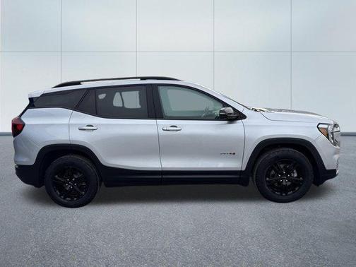 Quicksilver Metallic 2022 GMC Terrain AT4