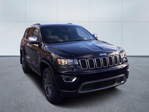Photo 2 of 24 of 2018 Jeep Grand Cherokee Limited