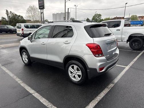 Silver Ice Metallic 2017 Chevrolet Trax LT