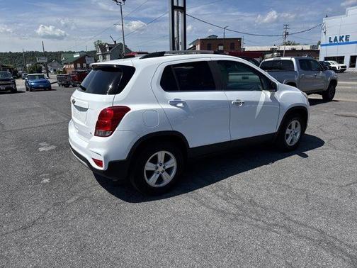 White 2018 Chevrolet Trax LT
