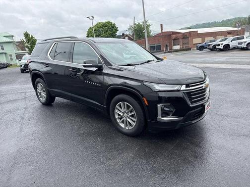 Mosaic Black Metallic 2023 Chevrolet Traverse LT Cloth