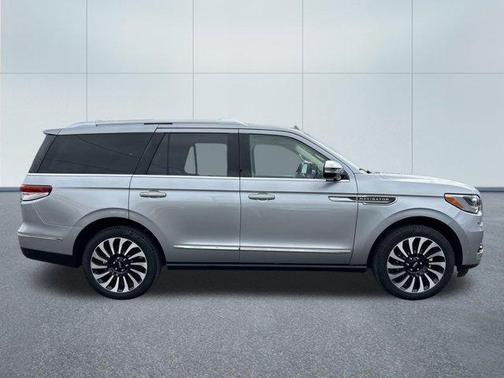 Silver Radiance 2023 Lincoln Navigator Black Label