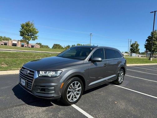 2019 Audi Q7 55 SE Premium