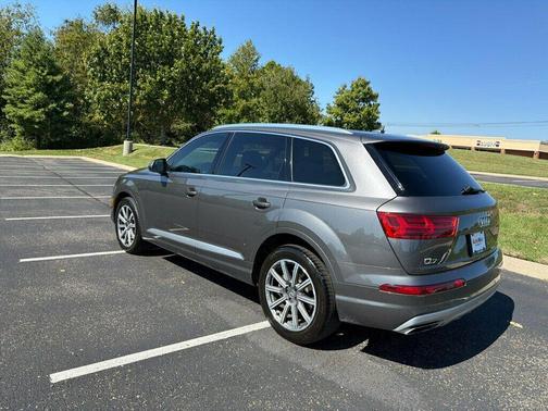 2019 Audi Q7 55 SE Premium