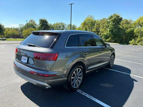 2019 Audi Q7 55 SE Premium