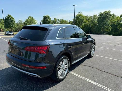 Moonlight Blue Metallic 2020 Audi Q5 45 Premium Plus