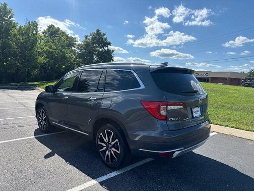2022 Honda Pilot Touring 7-Passenger
