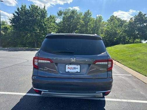 2022 Honda Pilot Touring 7-Passenger