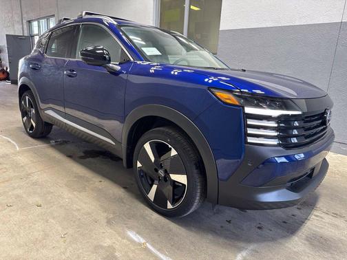 Deep Blue Pearl 2026 Nissan Kicks SR