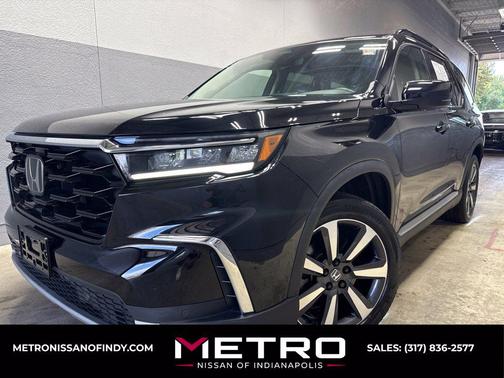 Crystal Black Pearl 2024 Honda Pilot Touring 8-Passenger