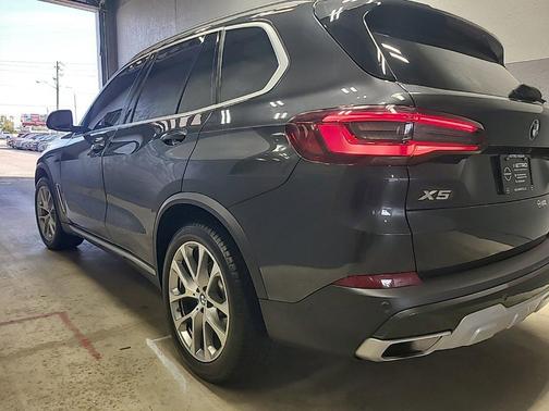 Dark Graphite Metallic 2023 BMW X5 xDrive40i
