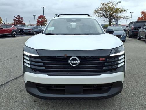 Aspen White Tricoat 2026 Nissan Kicks SR