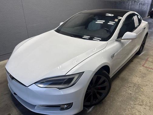 Pearl White Multi-Coat 2018 Tesla Model S P100D