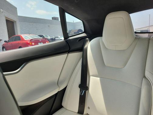 Pearl White Multi-Coat 2018 Tesla Model S P100D