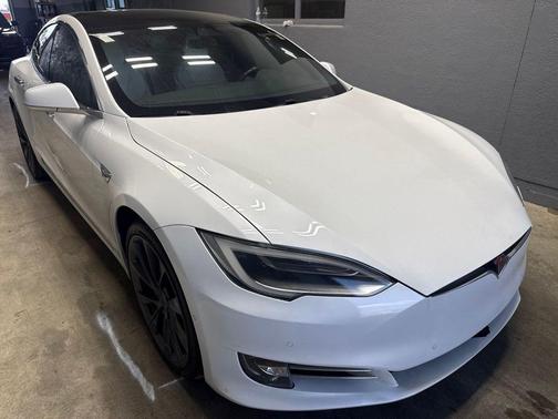 Pearl White Multi-Coat 2018 Tesla Model S P100D