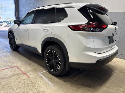 Everest White Pearl Tricoat 2026 Nissan Rogue Dark Armor