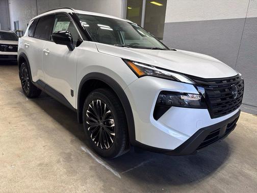 Everest White Pearl Tricoat 2026 Nissan Rogue Dark Armor