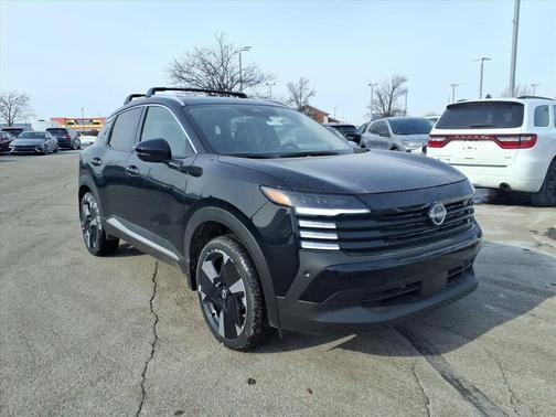 Super Black 2026 Nissan Kicks SR