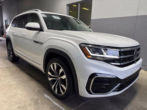 Oryx White Pearl 2022 Volkswagen Atlas 3.6L SEL Premium