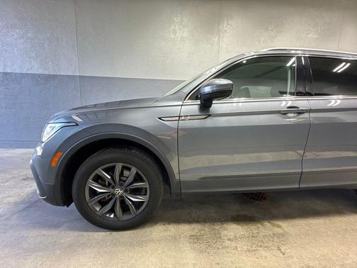 Platinum Gray Metallic 2022 Volkswagen Tiguan 2.0T SE 4MOTION