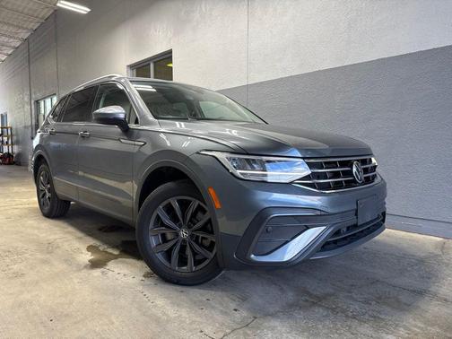 Platinum Gray Metallic 2022 Volkswagen Tiguan 2.0T SE 4MOTION