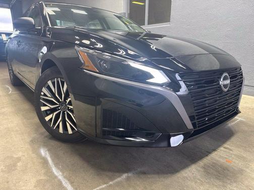 Super Black 2026 Nissan Altima 2.5 SV