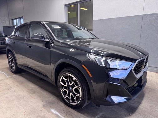 Black Sapphire Metallic 2025 BMW X2 xDrive28i