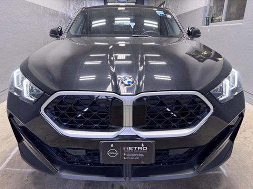 Black Sapphire Metallic 2025 BMW X2 xDrive28i