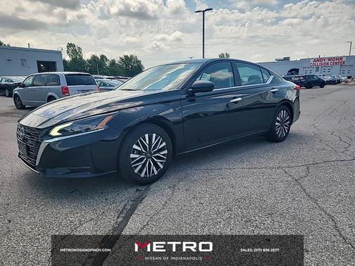 Super Black Clearcoat 2024 Nissan Altima 2.5 SV