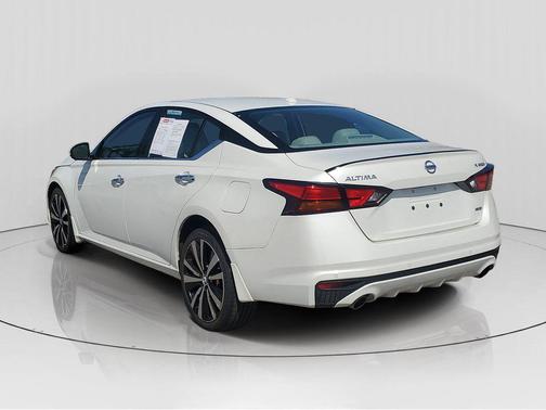 Pearl White Tricoat 2021 Nissan Altima Platinum Intelligent AWD