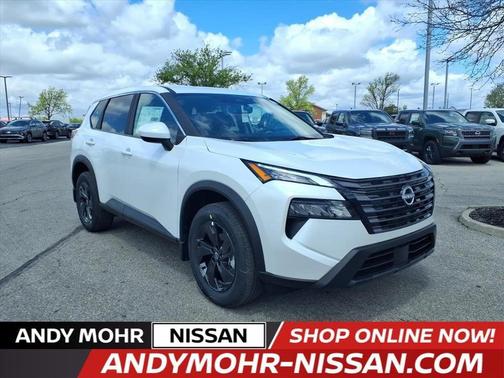 Everest White Pearl Tricoat 2026 Nissan Rogue SV