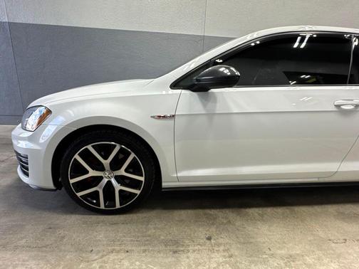 Pure White 2016 Volkswagen Golf GTI 2.0T S 4-Door