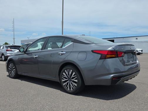 Gun Metallic 2023 Nissan Altima 2.5 SV