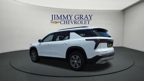 Summit White 2026 Chevrolet Traverse LT