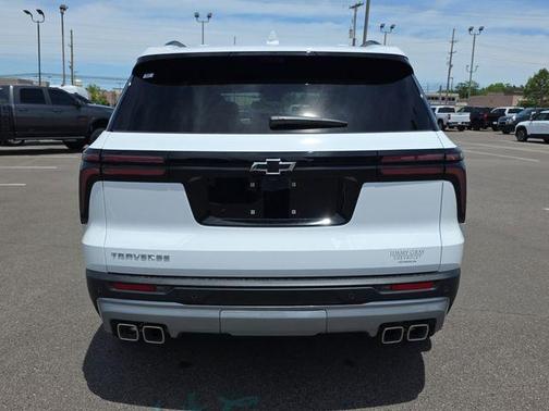 Summit White 2026 Chevrolet Traverse LT